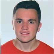 Chico que está cursando grado de ingeniería industrial, y le gustaría dar clases de apoyo durante el verano